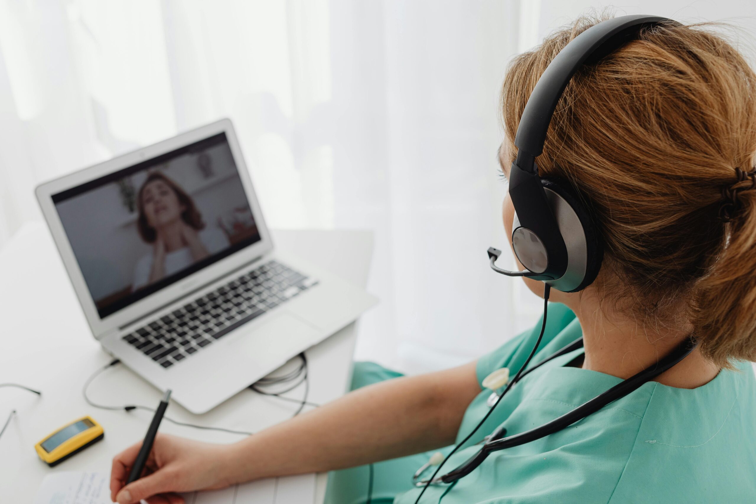 A virtual health coaching session